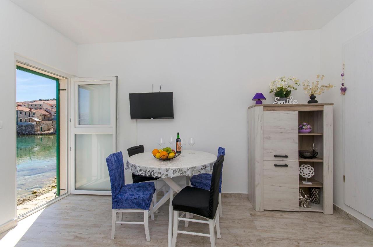 Apartment Paradise Postira Exterior photo